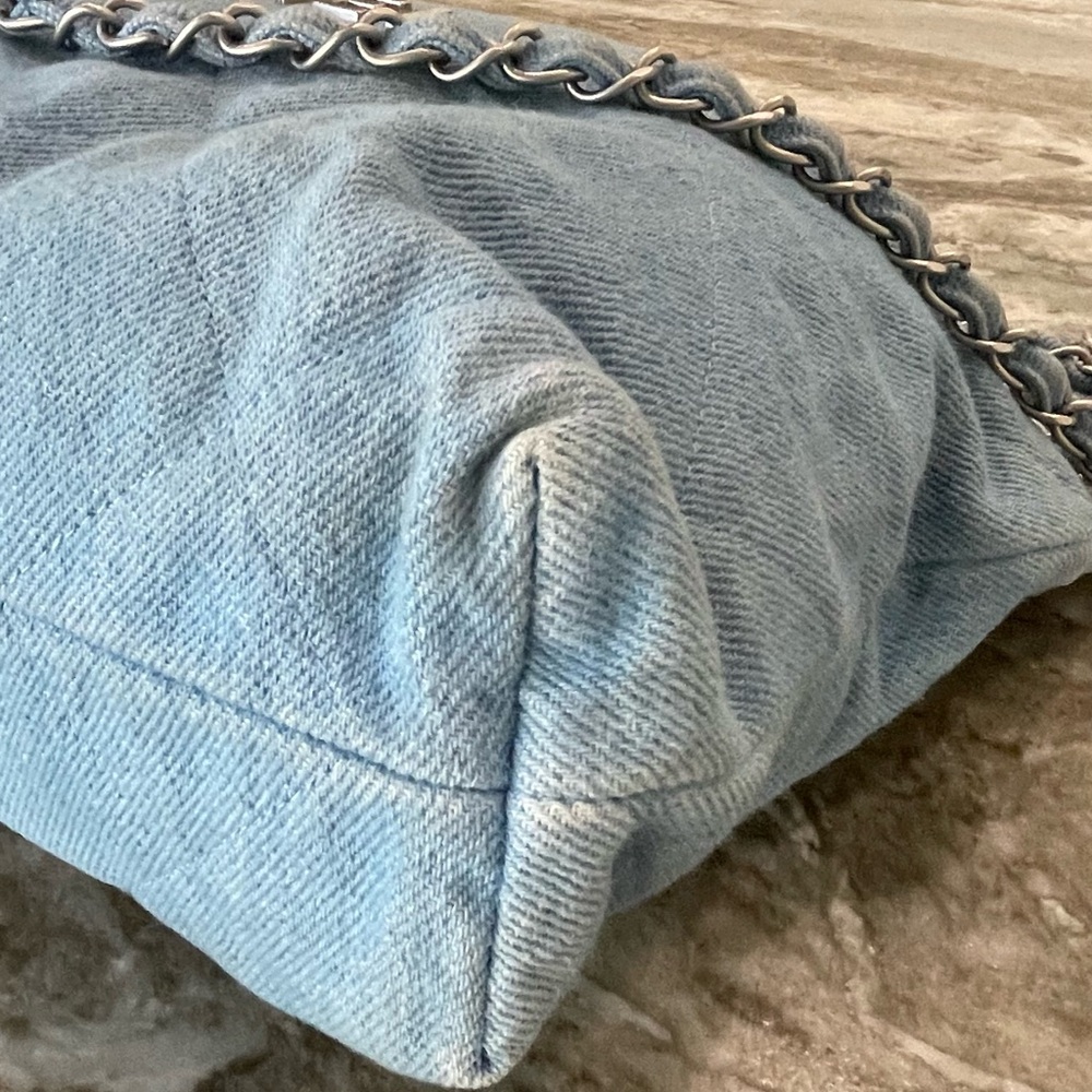 CHANEL Light Blue Quilted Ruched Shoulder Bag with Chain Strap - Picture 4 of 9